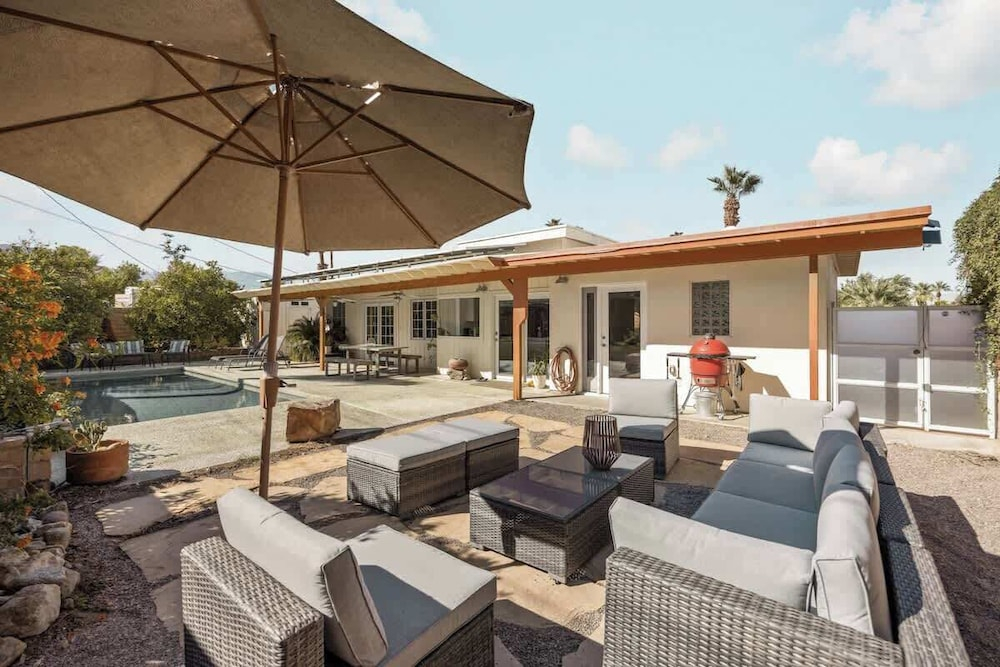 Zen Palm Desert Bungalow