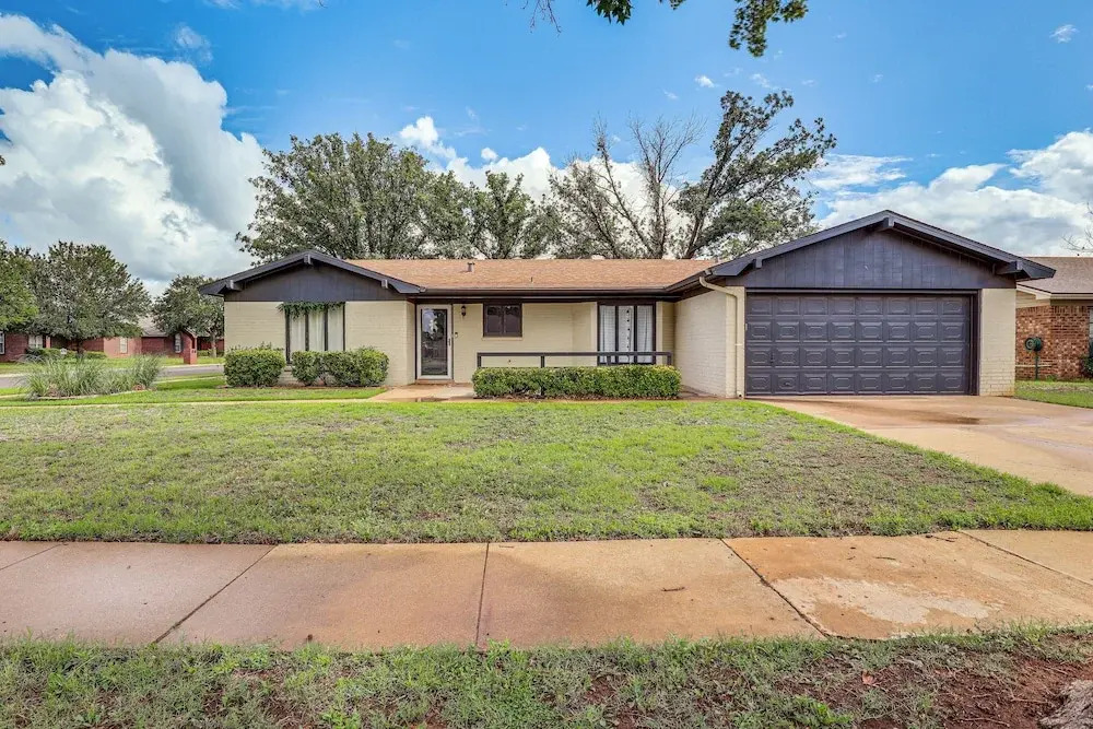 4 Mi to Texas Tech University: Home w/ Patio!