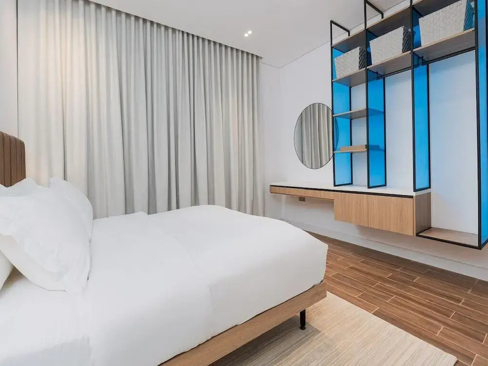 Trendy & Cozy 1 BR Apartment in Almughrizat