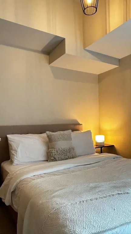 Uptown Parksuites Apartments Tower 2 BGC by PH Staycation