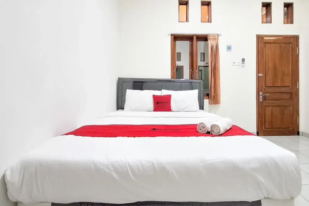 RedDoorz Syariah at Jalan Panglima Sudirman Probolinggo