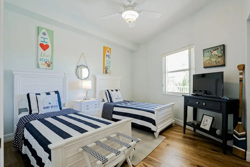 Ocean View Condo With Pool Access, Wifi, & Central AC - Snowbirds OK