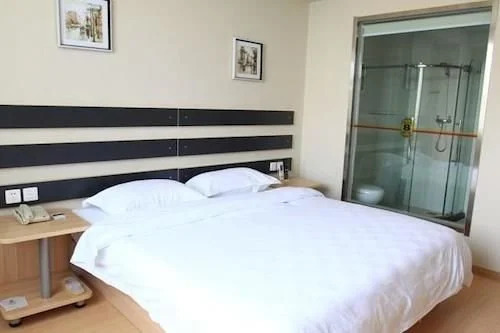 Super 8 Hotel Shijiazhuang New Railway Station West Square
