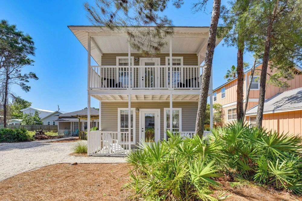 Walk to Ocean & Eats: Santa Rosa Beach Cottage