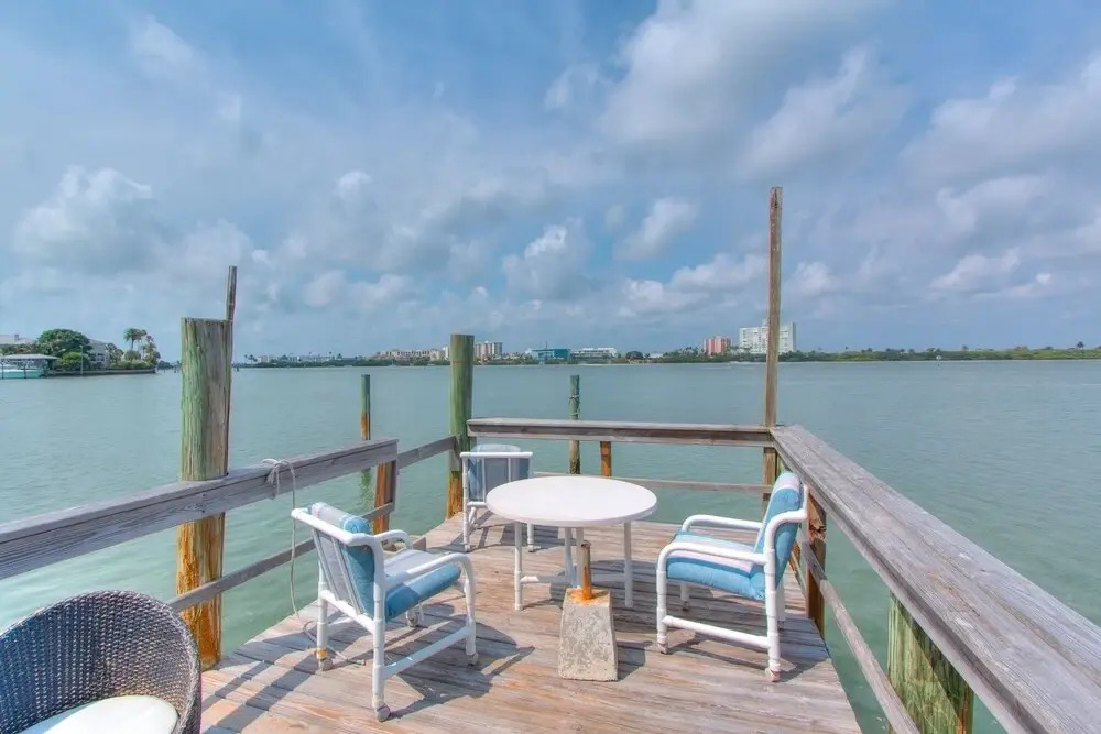 Bay Watch #1 - Weekly Beach Rental 1 Bedroom Condo by Redawning