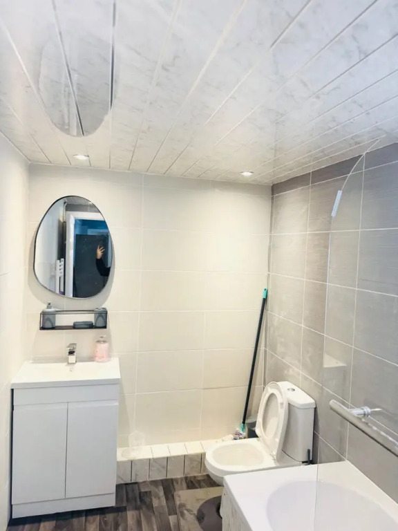 Stoke-on-trent - House - Sleeps 7 - City Centre