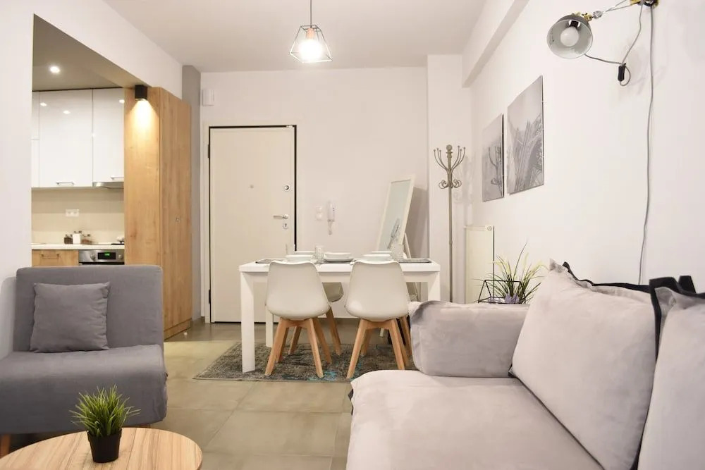 Heliconia Deluxe Apt Must