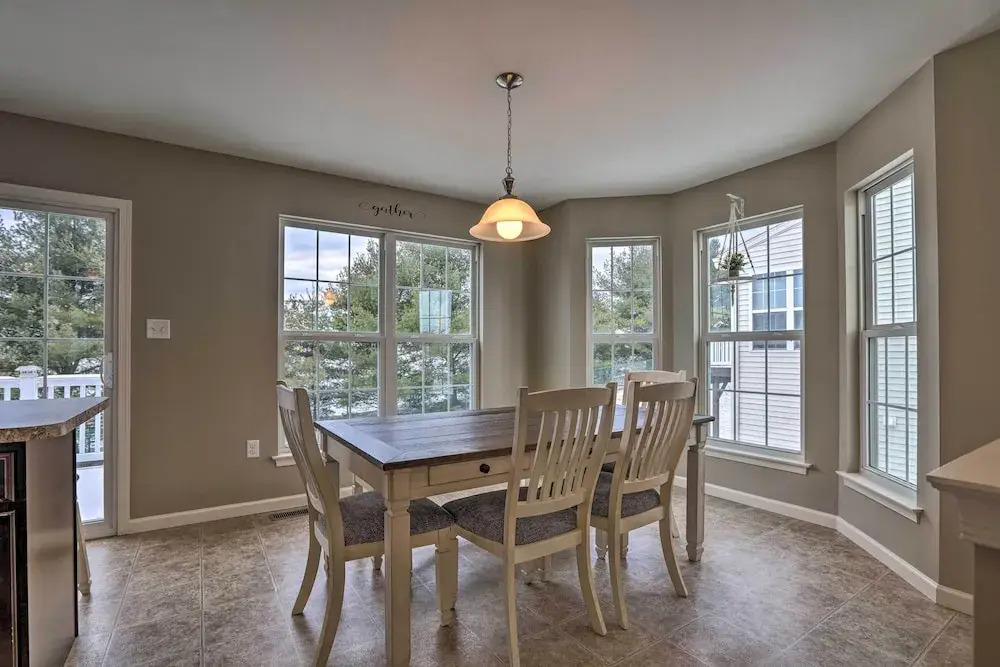 Charming Bellefonte Townhome Near Penn State!