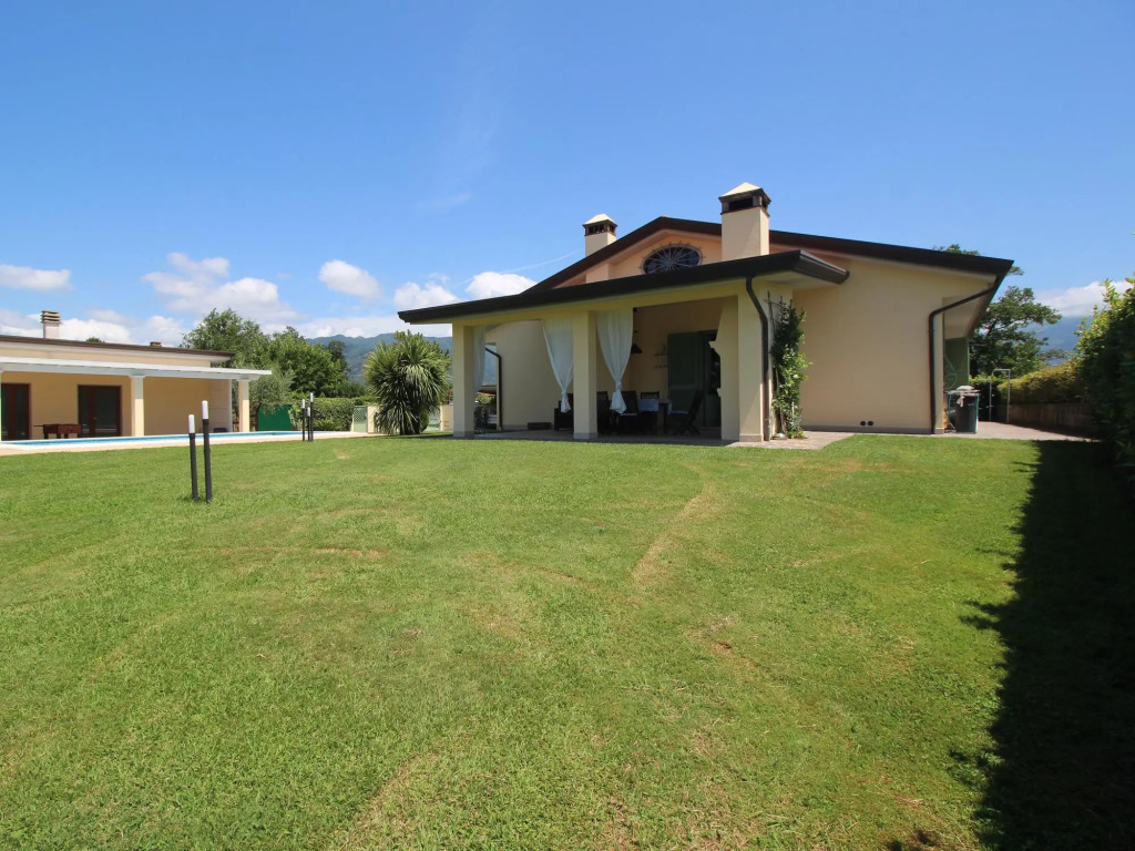 Holiday House in Versilia with Pool & Beaches
