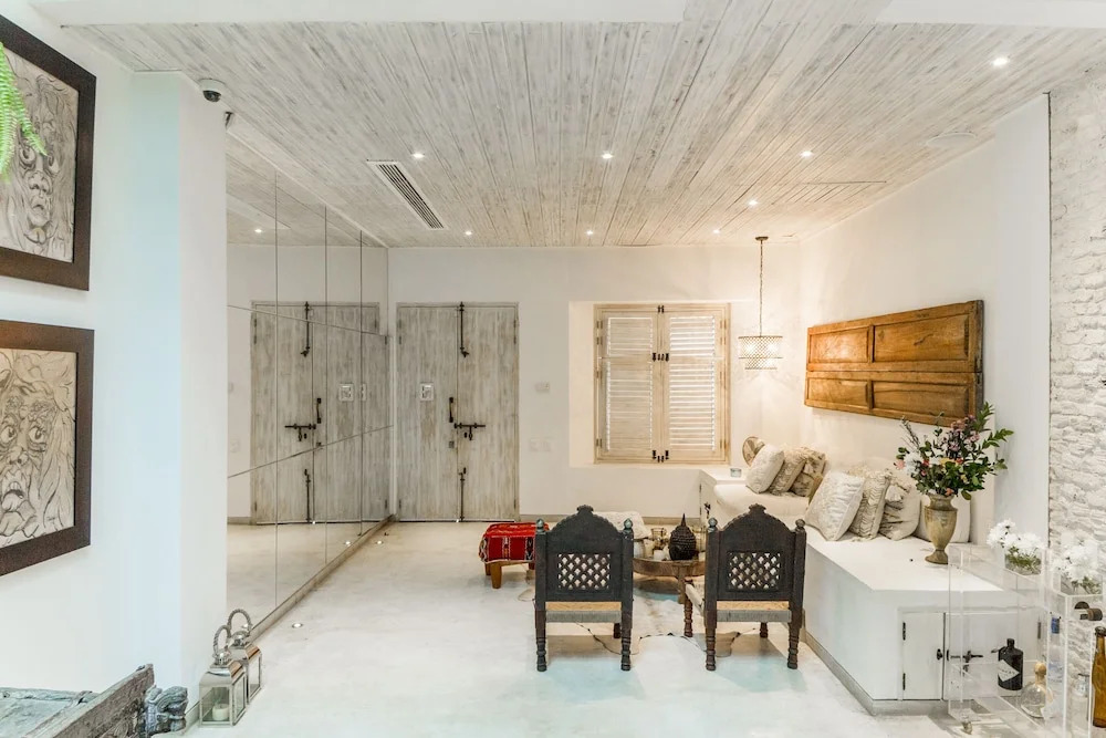 Lux Casa Lucia Boutique Rooftop Pool by Nomad Guru