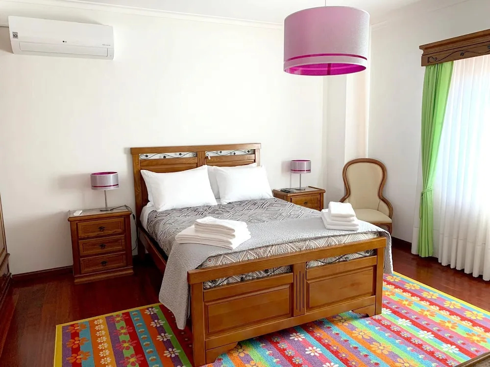House With 8 Bedrooms in Ponte de Lima, With Wonderful Mountain View, Terrace and Wifi