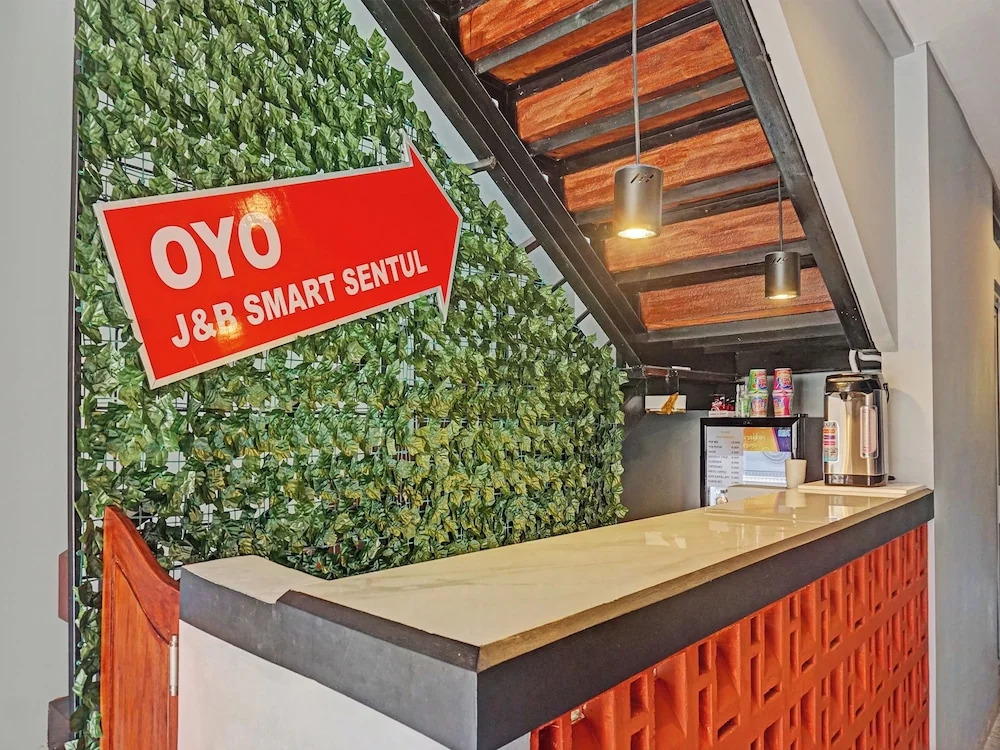Capital O 92765 J&b Smart Sentul