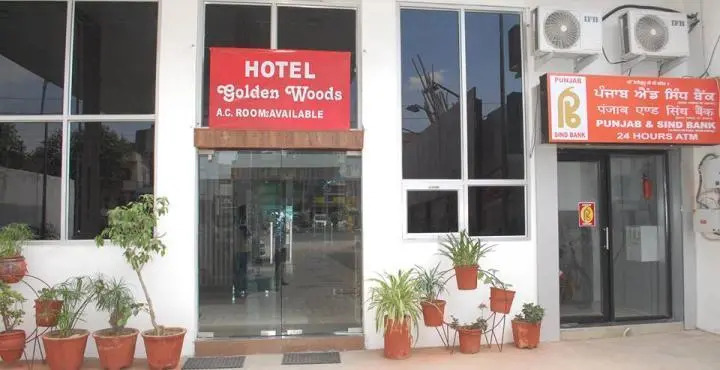 OYO 6370 Hotel Golden Woods