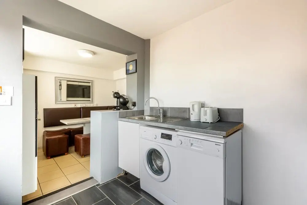6-bed Apartment in Liverpool