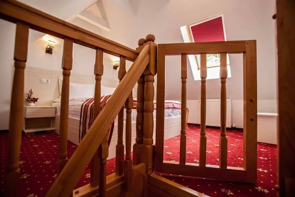 Extravagance Hotel