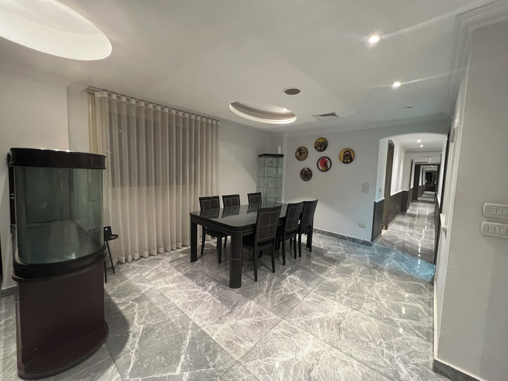 ELITE Premium 3 En-Suites Nile Residence