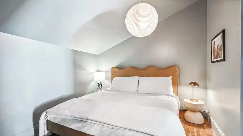 The Mary Beth Hotel & Gallery