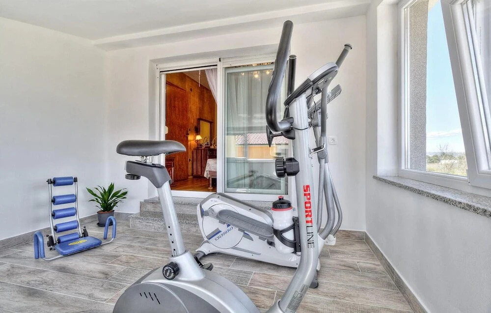 Lovely Home In Kastel