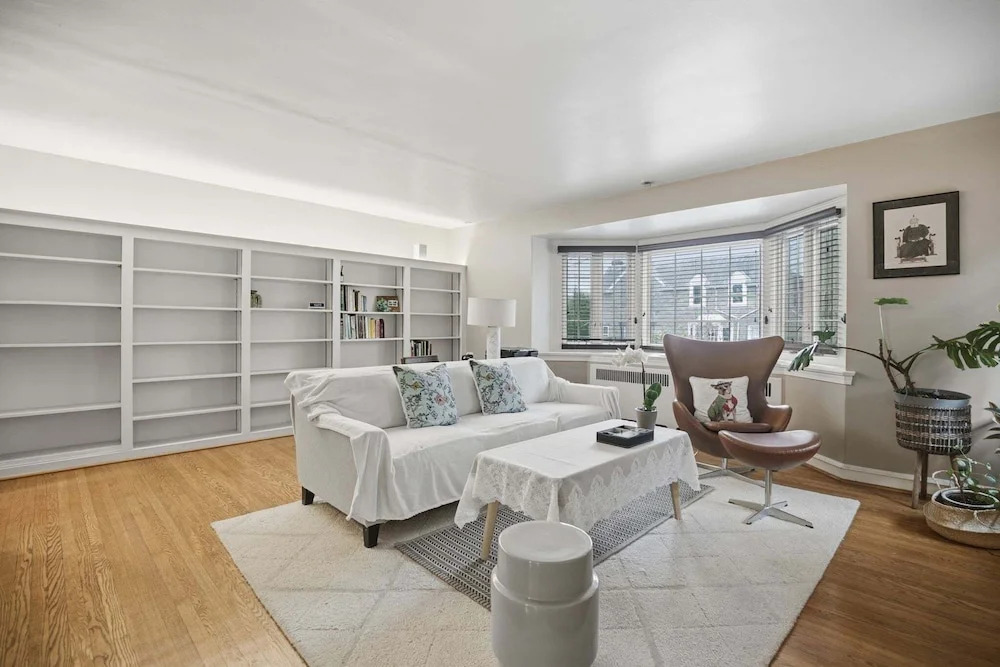 A Peaceful Retreat Amid Your Busy Journey 4 Bedroom Home