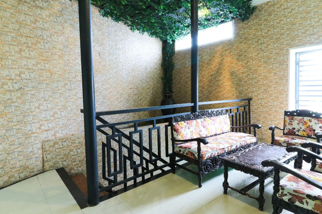 Labuana Homestay and Cafe Garden Makassar