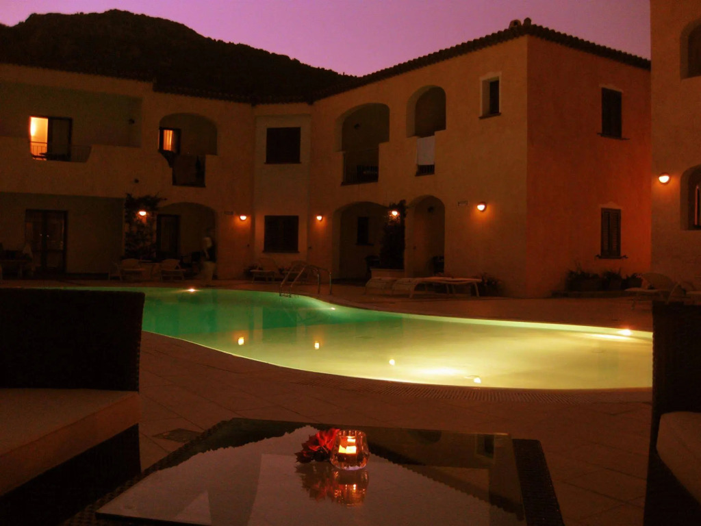 Hotel Monti Di Mola