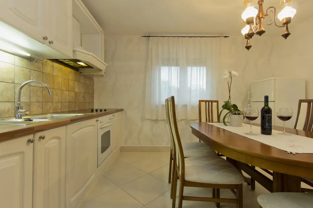Luxury Three-bedroom Apartment With Amazing Overlook at the sea