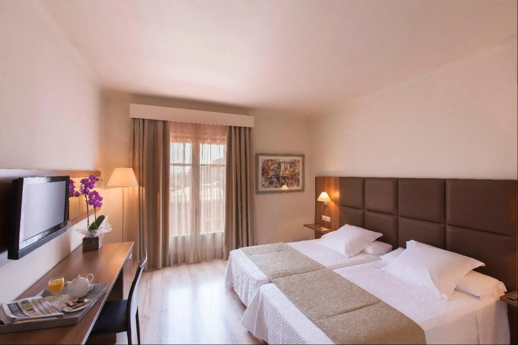 Hotel Pirineos Figueres by Pierre & Vacances