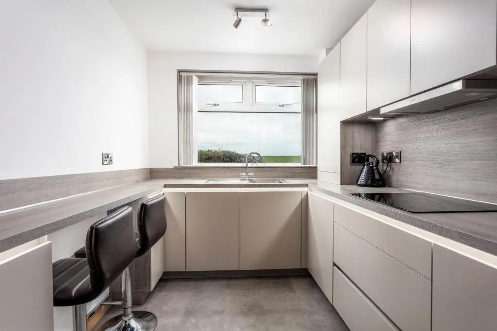 West Sands - Donnini Apartments