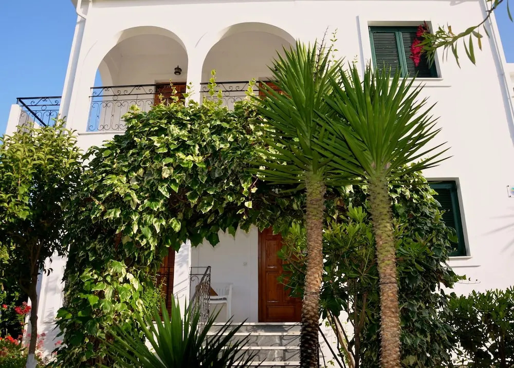 Kostas Garden