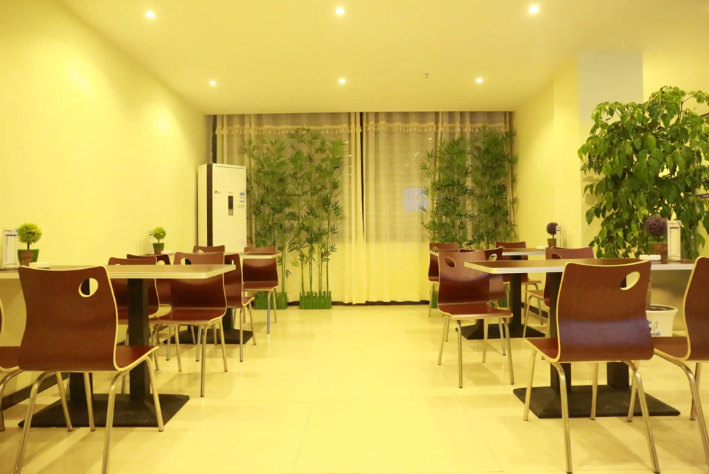 Gelin Qingman Hotel (Dao Xiaoshui Middle Road Commercial Pedestrian Street)