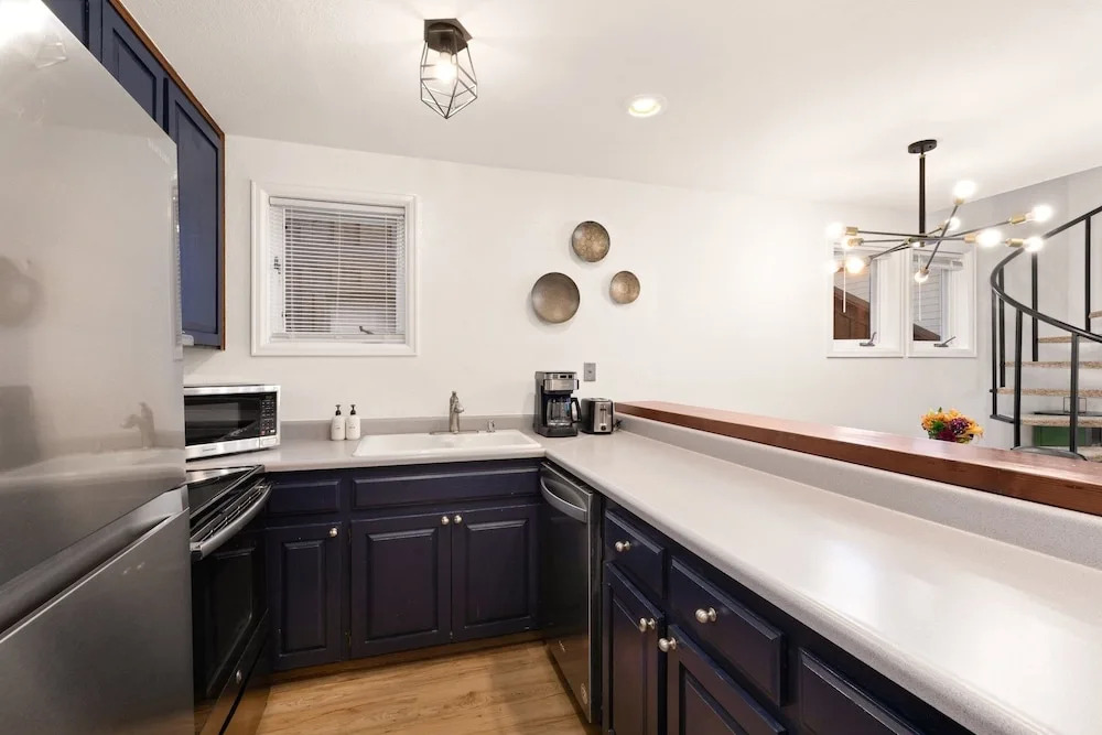 Comfort, Style, Short Walk To Town Park & Gondola 1 Bedroom Condo by RedAwning
