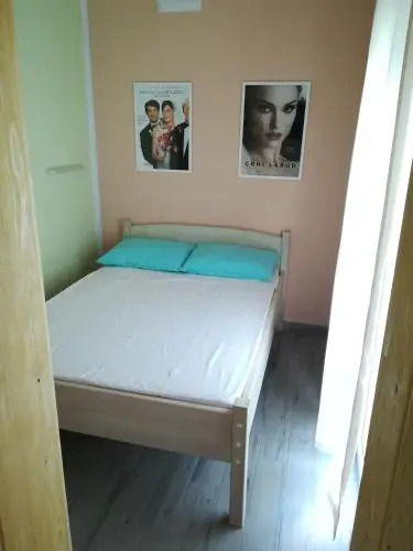 Cinema House Single & Double Rooms & Studio Apartments