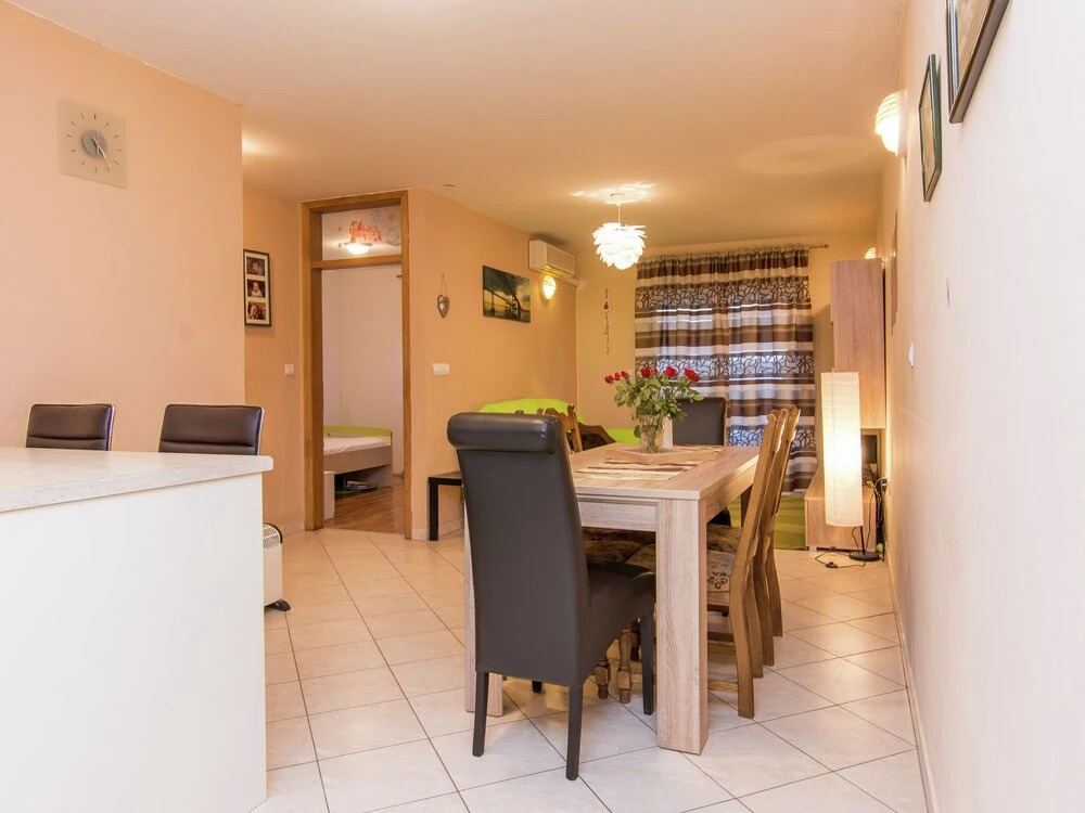 Comfortable Apartment in Zadar With TV