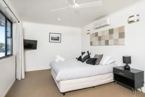 Byron Bay Accom Unit 2 8 Lawson Street, Byron Bay - Absolute Solace