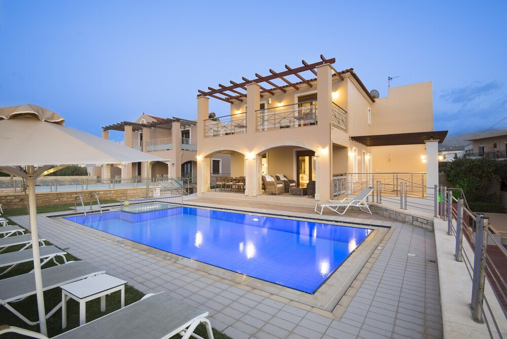 Irida Villa
