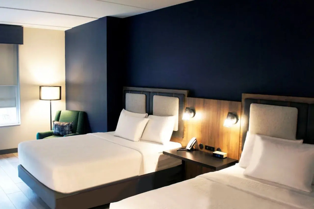 La Quinta Inn & Suites by Wyndham Chattanooga Downtown/South