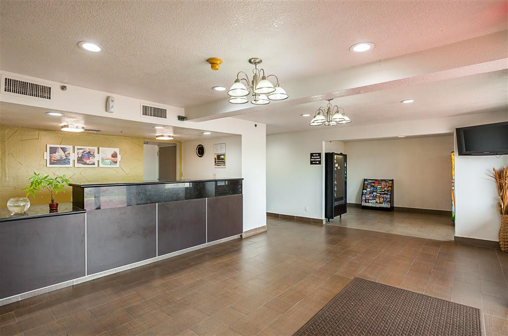 Studio 6 Fort Worth, TX - Meacham