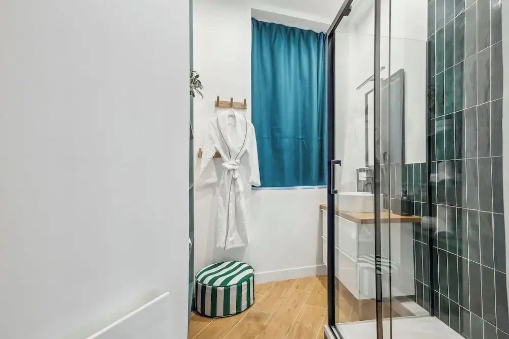 Chic 1BR by Hotel de Ville & The Louvre