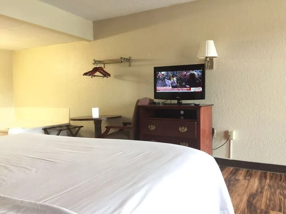 Rodeway Inn On The Parkway
