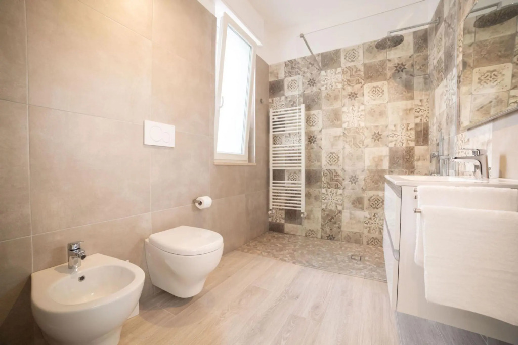6 persons, 1 bathroom, suitable for families, central location, private balcony-Casa Martina by Home080