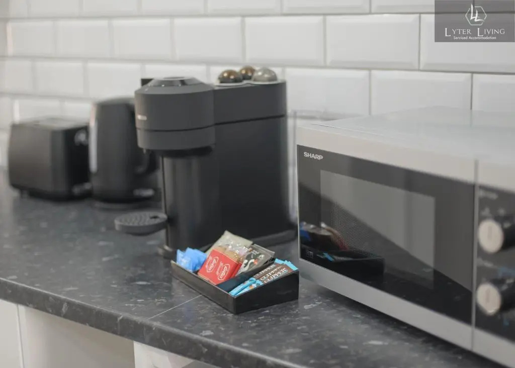 Studio Apartments by Lyter Living Desks & Wifi - Monthly Stays Available