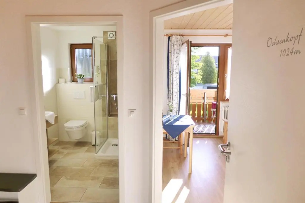 Gästehaus Philipp im Herzen des Fichtelgebirges - 5 Ferienwohnungen, großes Grundstück, Wald und Wiese, Wohnung mit privater Sauna, kostenfreie Parkplätze, WLAN