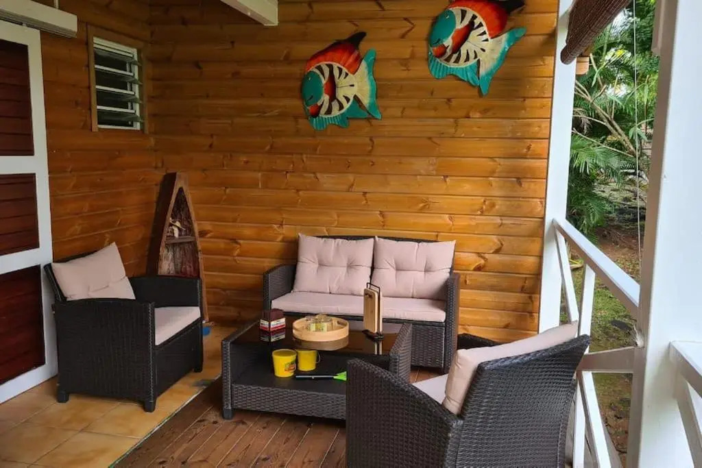 Grand bungalow avec piscine et vue mer
