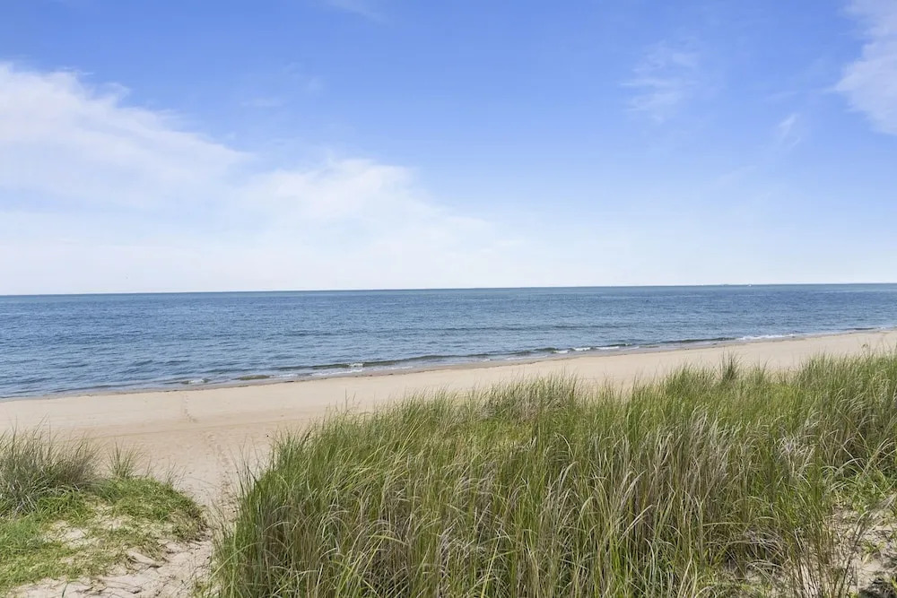 Rustic Beach Front Apt - Cozy And Right On The Beach 2 Bedroom Apts