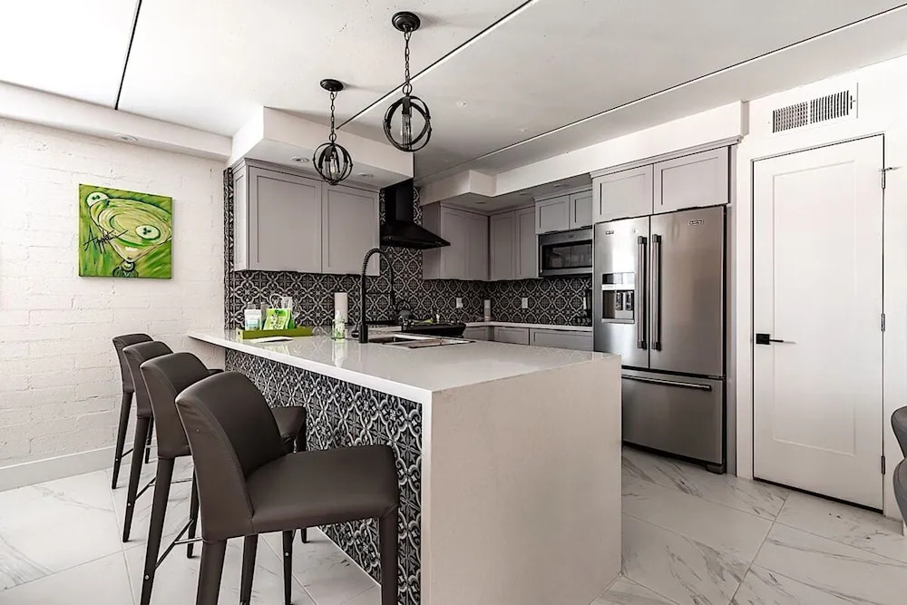 Northland Glam 3BR by Casago