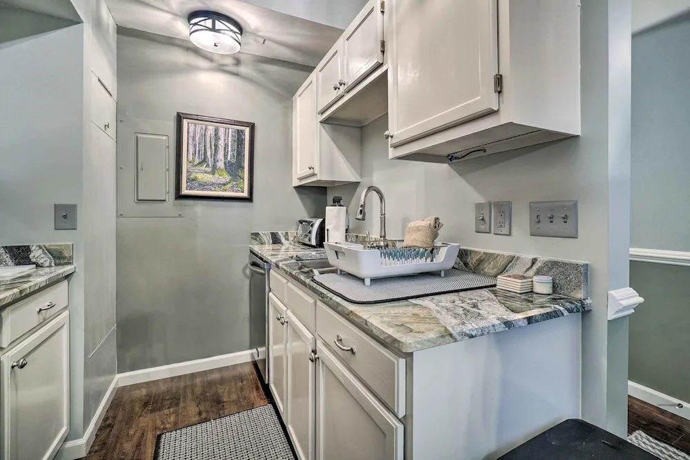 Cozy Gatlinburg Condo ~ 2 Mi to National Park!