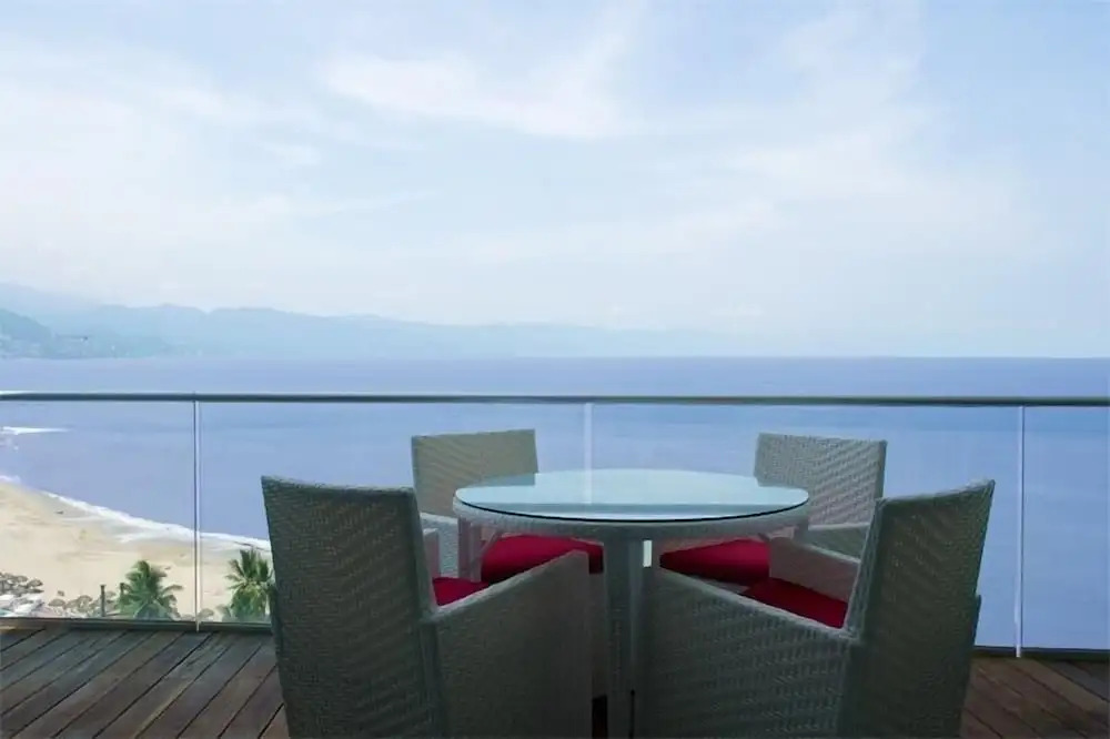 Departamentos Oceanfront Icon Vallarta