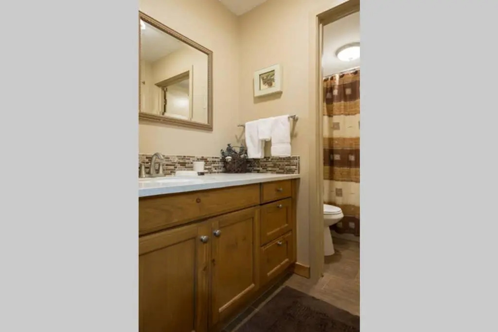 #213 1br Snowcrest Condo Walk 2 Lift