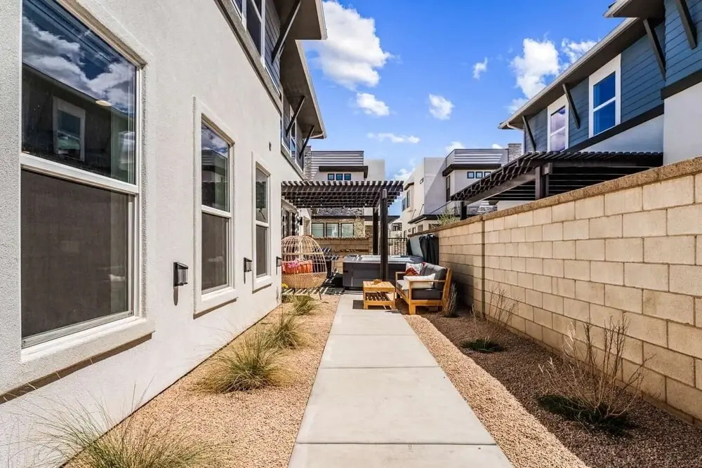 Desert Brooke Villa 6 Bedroom Townhouse