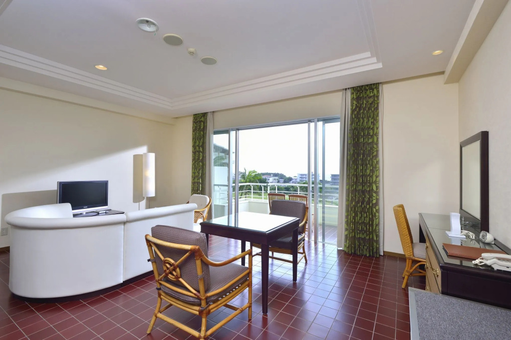 THE NEST ISHIGAKI